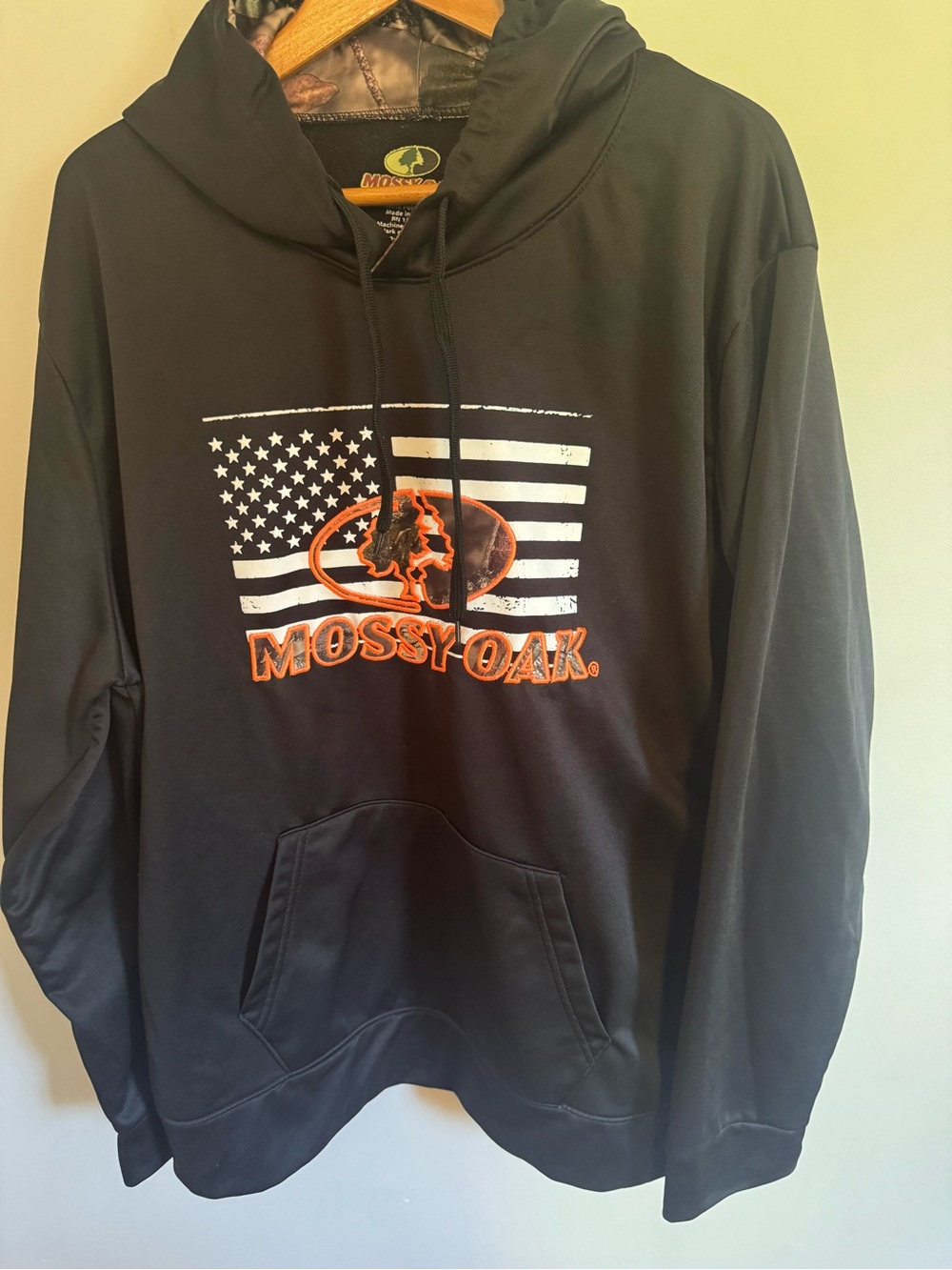 Mossy Oak Men's Black Hooded Pullover Sweatshirt - American Flag Logo size 2XL